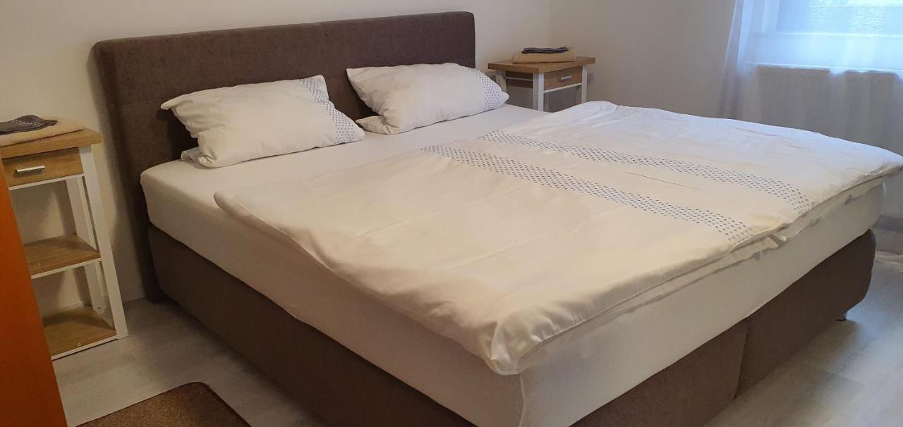 Outletcity Ferienwohnung - Apartment 4 Metzingen  Exteriör bild